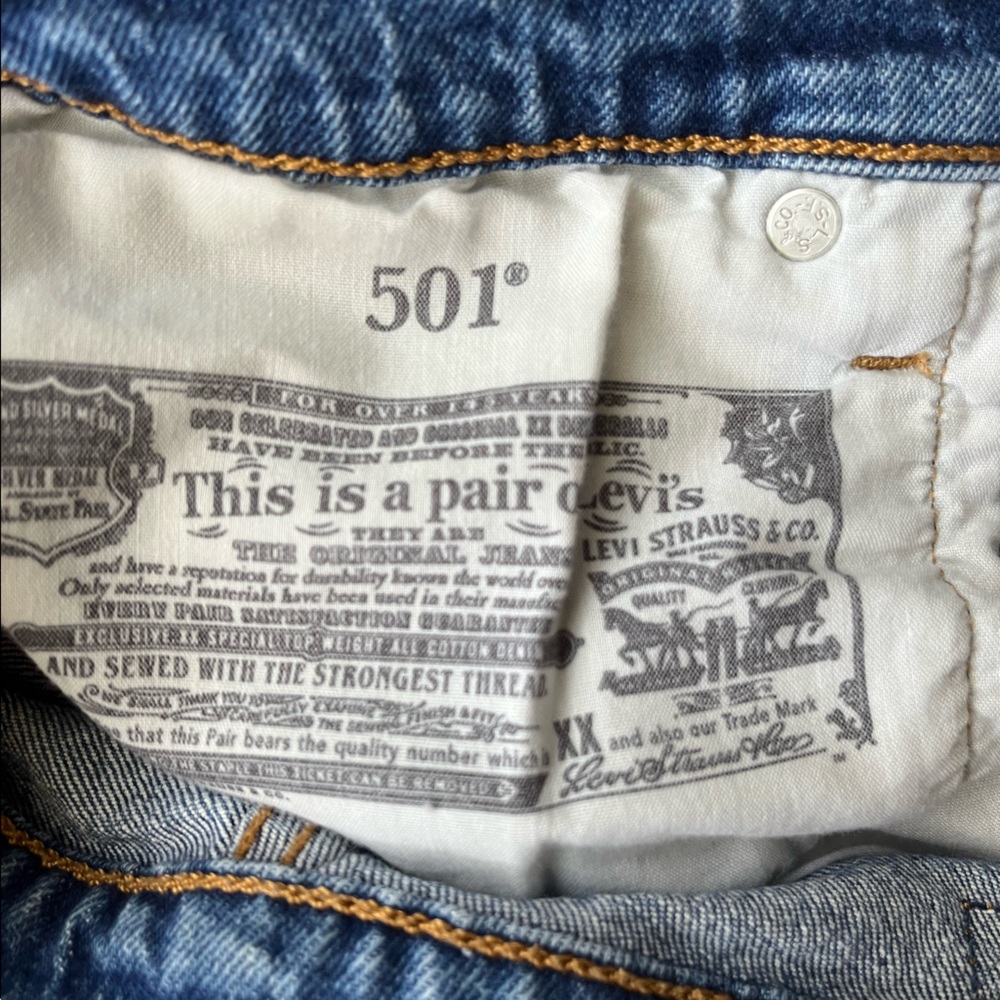 Levi’s 501 Denim Short - Picture 4 of 5